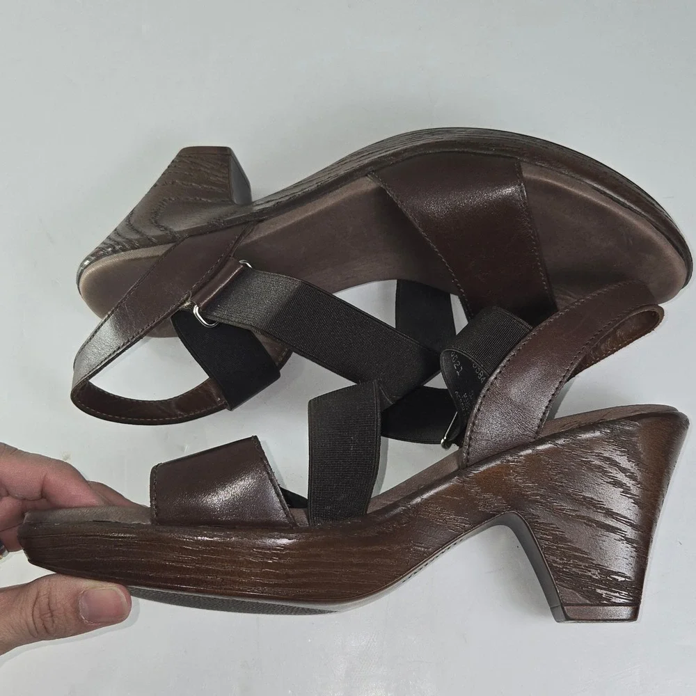 Munro American Women Dark Brown Leather Elastic Strap Wedge Sandals Size 8‎